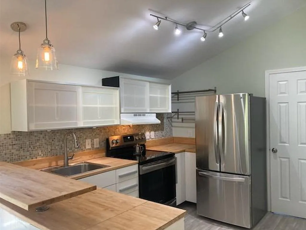 Kitchen 1 - 1191 Conway Rd #1