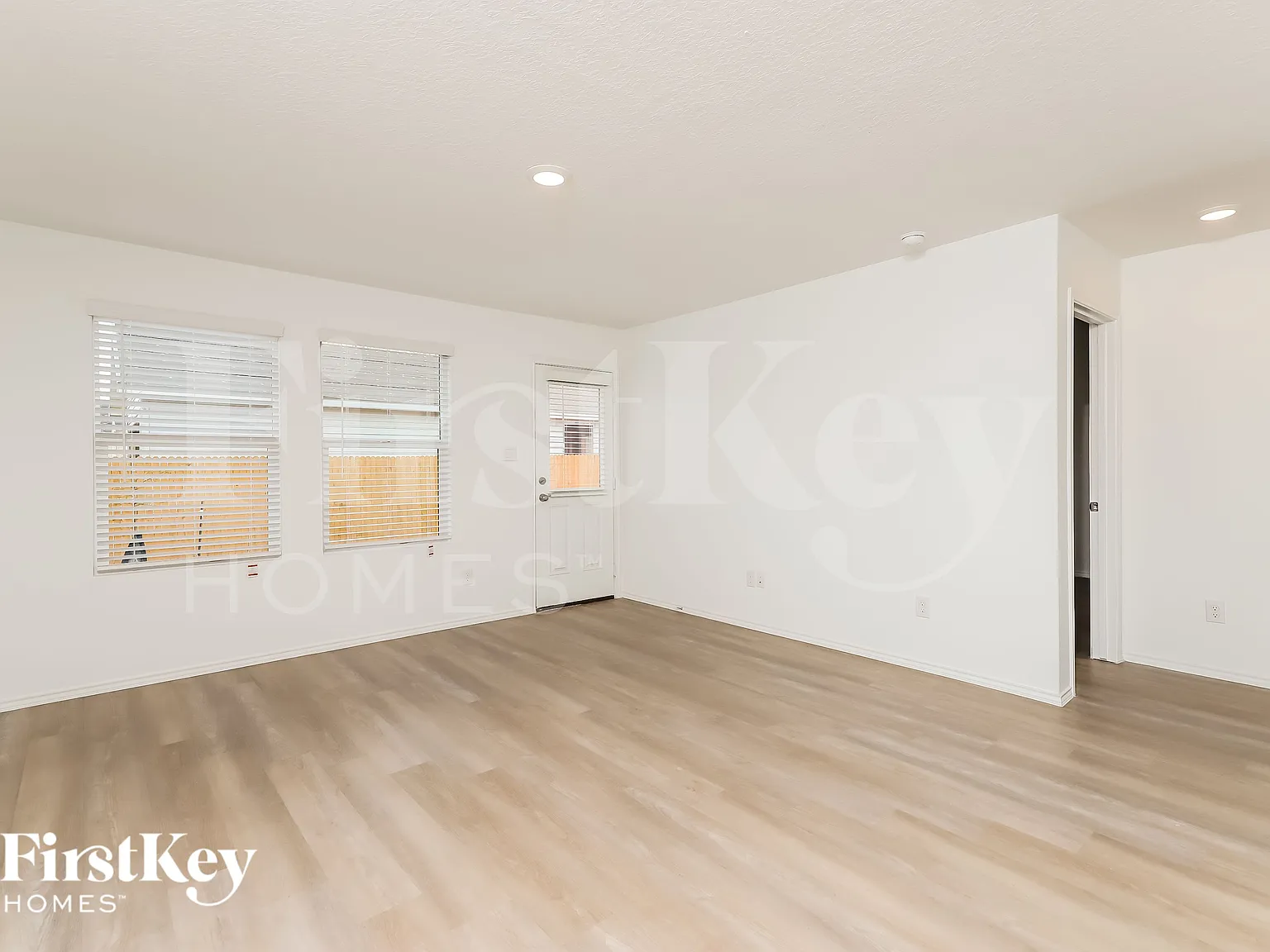 4 bed, 2.0 bath, 1627 sqft, $1,615 — Photo 3