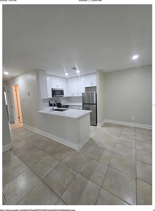 2 bed, 1.0 bath, 3456 sqft, $1,400 — Photo 2