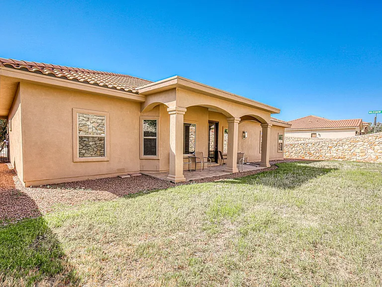 6459 Snowheights Ct — Photo 9