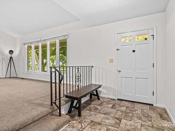 3rd image of 1164 Evergreen Ave