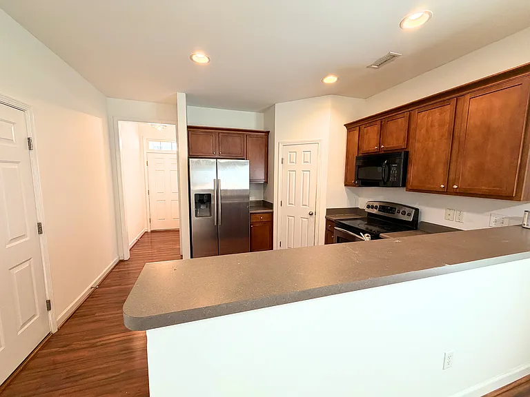 2541 Spring Oaks Way — Photo 9