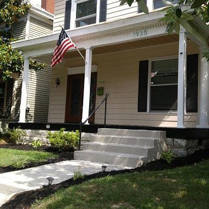 2nd image of 1930 Deerwood Ave