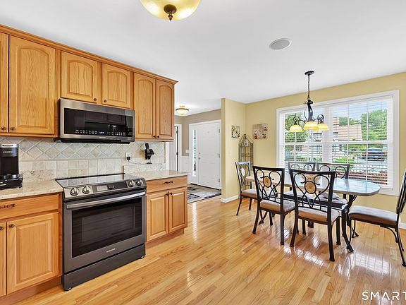 3rd image of 31 Ross Way #31