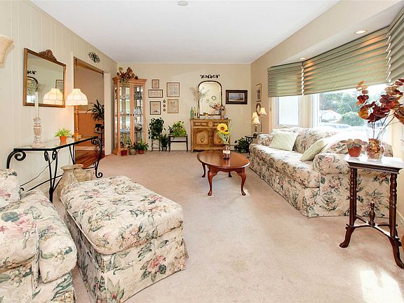 4th image of 9 Torlen Ct