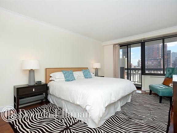 4th image of 1437 3rd Ave #8C