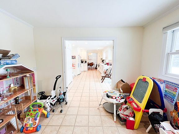 4th image of 6 Cove Ln