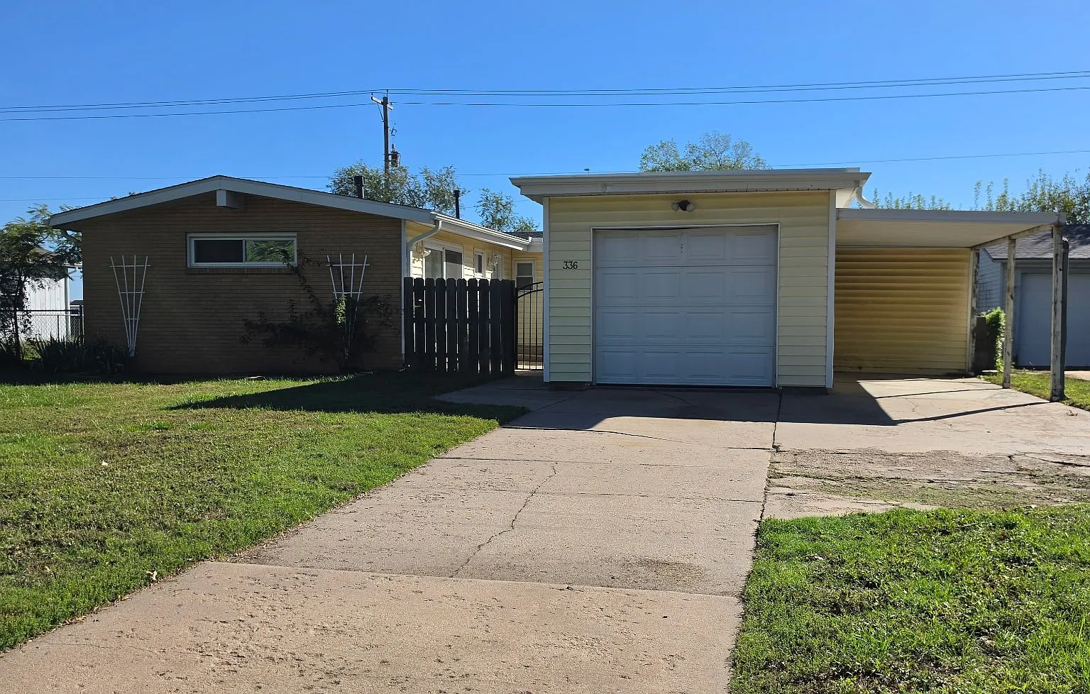 3 bed, 1.5 bath, 1200 sqft, $1,495 — Photo 1