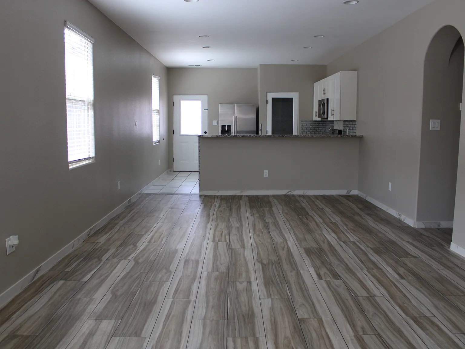 3 bed, 2124 sqft, $2,800 — Photo 2