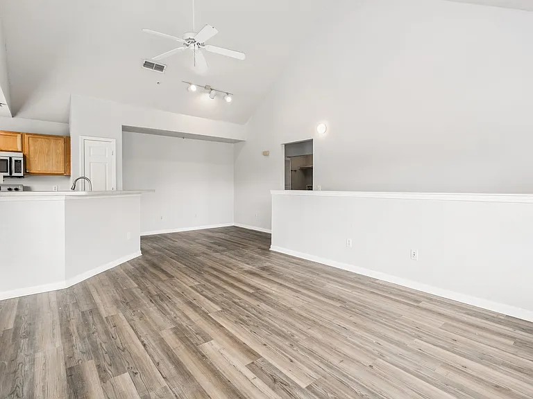 9141 Lee Vista Blvd #307 — Photo 9