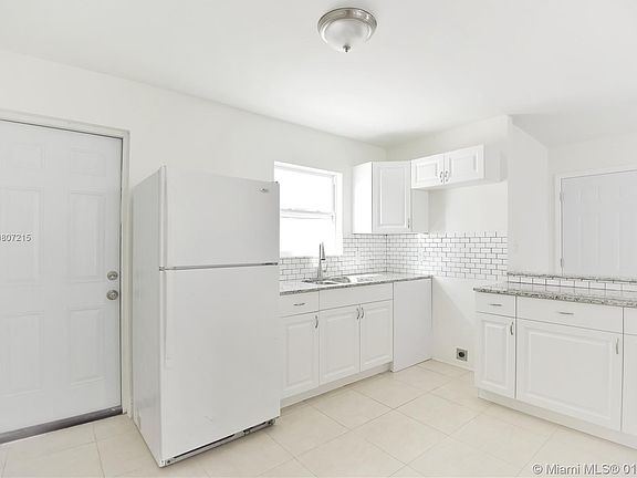 3rd image of 1250 NW 70th St