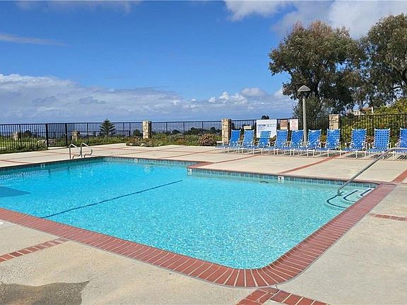 3rd image of 28146 Ridgecove Ct S