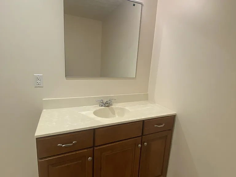 65 Woods Edge Rd #17 — Photo 8
