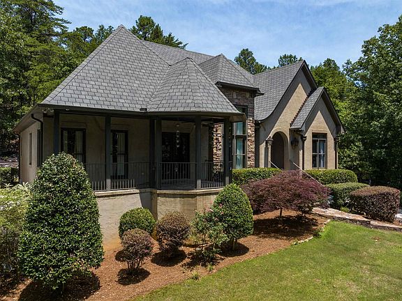 5th image of 196 Woodbury Dr