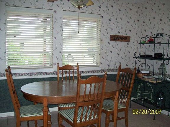 4th image of 60 E Candlewood St