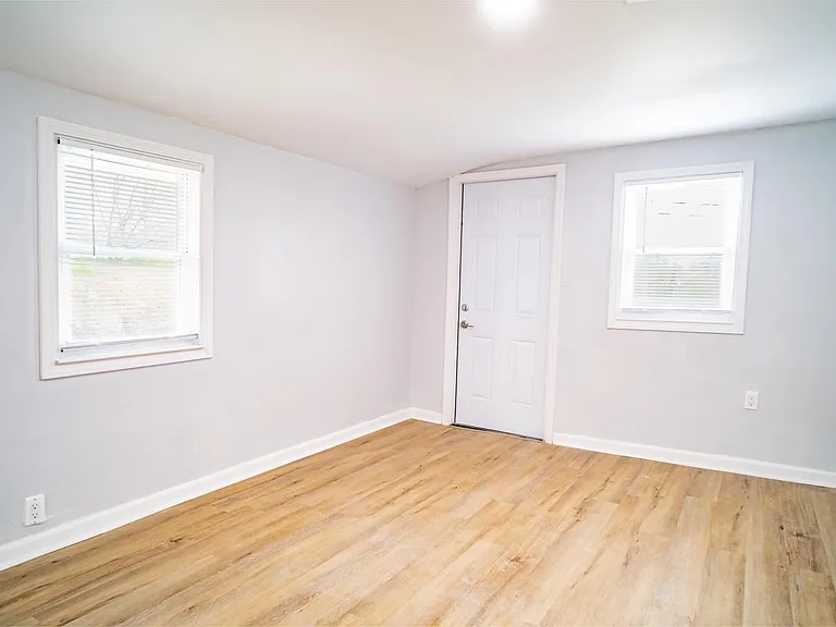 3825 Crane Dr NE — Photo 17