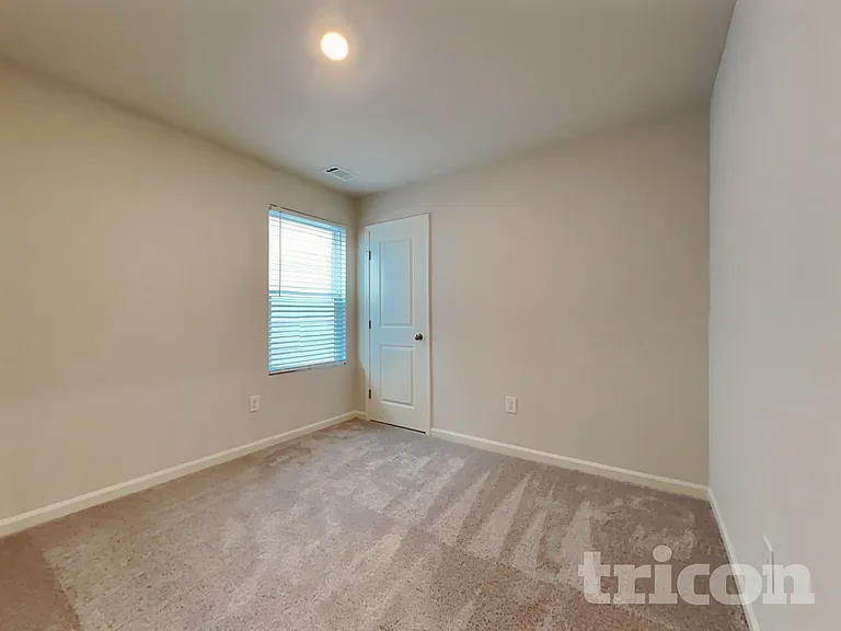 527 Dayspring Dr — Photo 10
