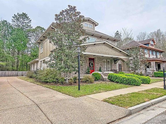 2nd image of 1784 Penshurst Dr
