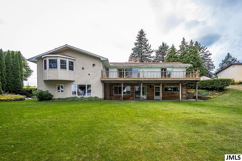1st image of 10864 Emerald Dr