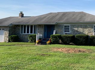 11 Hill Terrace Dr, Pottsville, PA 17901