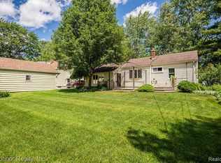 1342 Minnesota Ave, Marysville, MI 48040