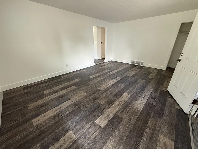 4718 Diana Dr — Photo 6