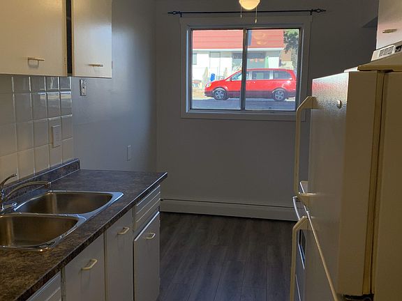 4th image of 14903 93rd Ave NW