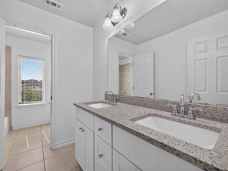 7634 Leonardo Dr — Photo 16