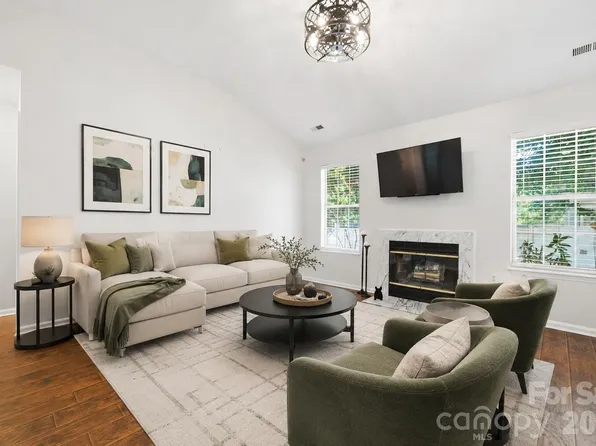 5701 Ebley Ln, Charlotte, NC 28227