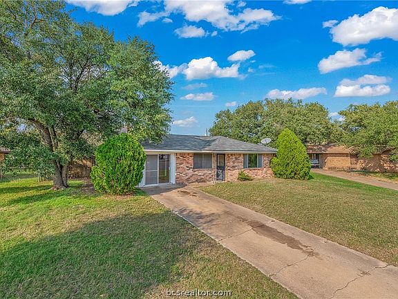 2nd image of 3507 Hillcrest Cir