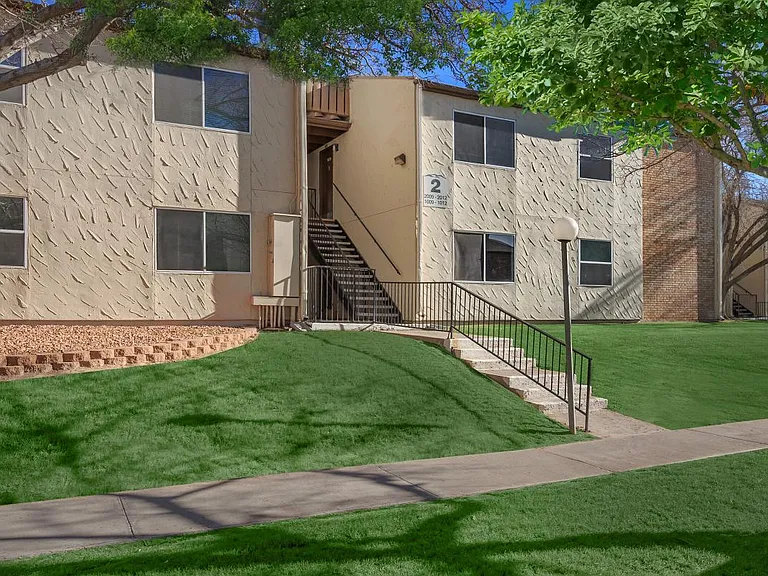Gateway East Apartments — Photo 5