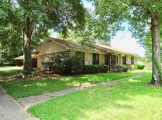 552 Dogwood Dr, Willis, TX 77378