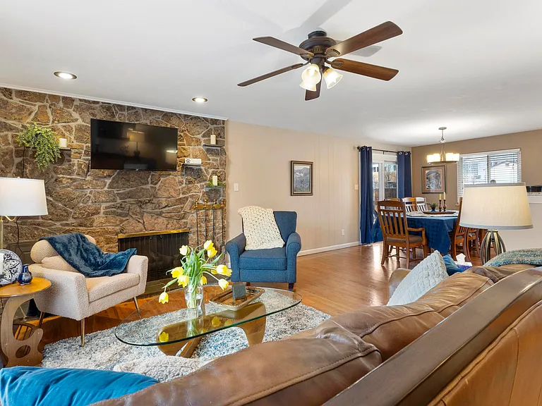 2105 Eagle View Dr #1 — Photo 2