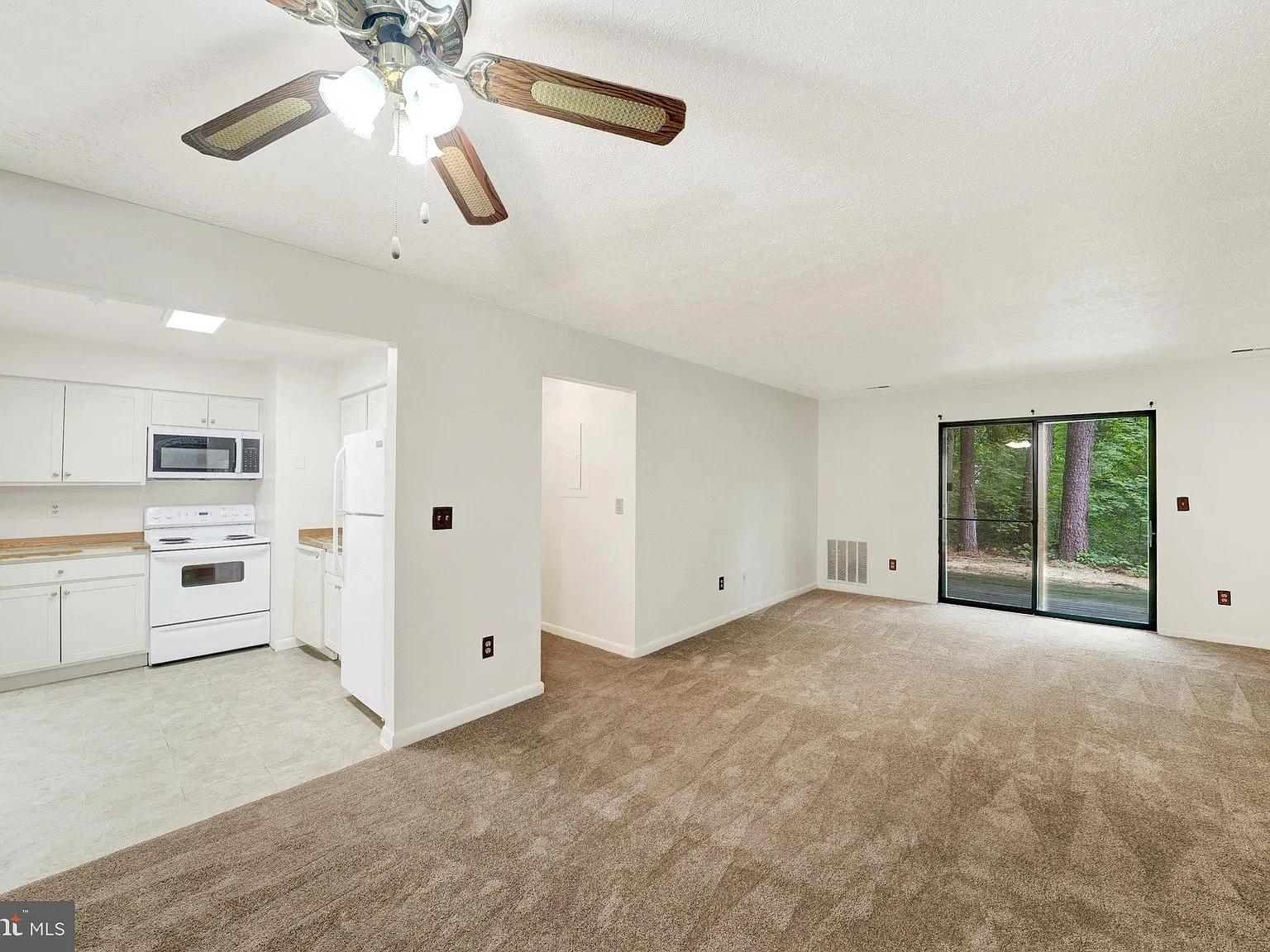 Magnolia Woods Condo — Photo 3