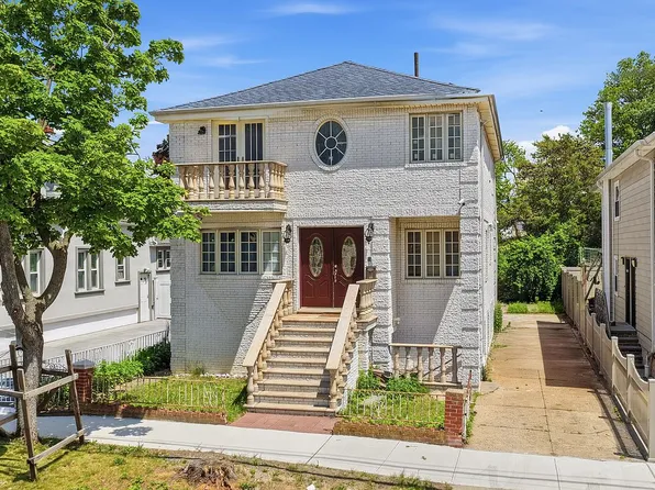 130-35 126th St, South Ozone Park, NY 11420