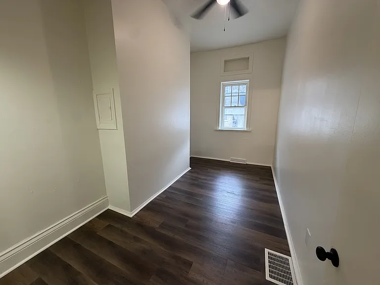 147 Locust St #1 — Photo 10
