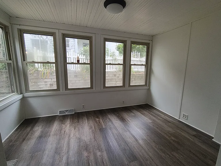 1508 Merrill St — Photo 8