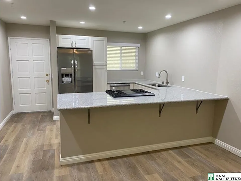 3208 Avenida Del Presidente