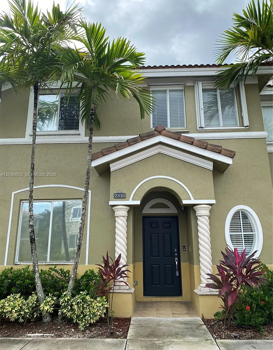 Shores At Keys Gate — Photo 1