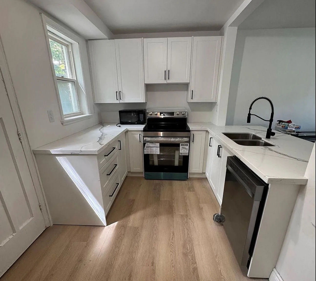 5 bed, $3,650 — Photo 2