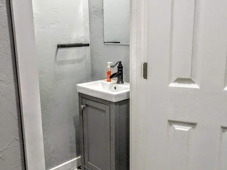 110 Handler St — Photo 8