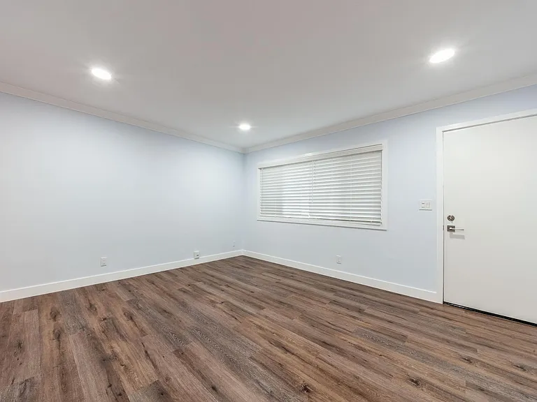 12547 Josephine St — Photo 6