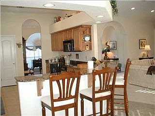2nd image of 1581 Woodlawn Way