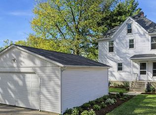 1102 W 3rd St #3, Dixon, IL 61021