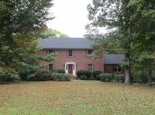 121 Mooreborough Ct, Bowling Green, KY 42103