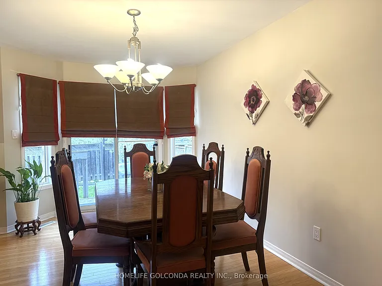 74 Rideau Dr — Photo 4