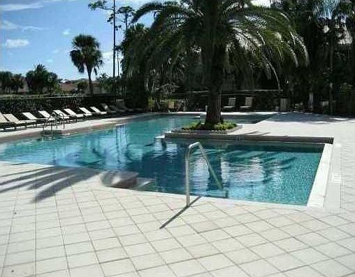 5th image of 3330 Pinewalk Dr N