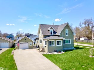 1233 Main St, Grinnell, IA