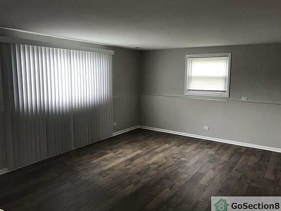 4th image of 17700 Arlington Dr