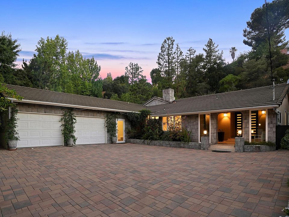 1st image of 16634 Calneva Dr